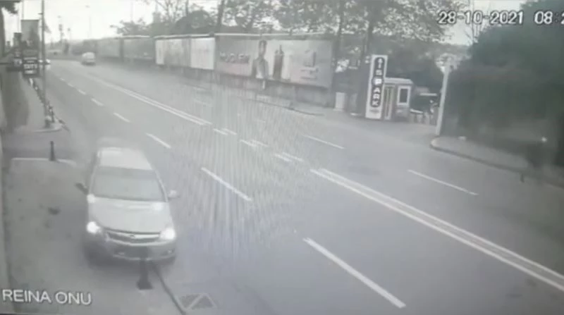 Beşiktaş Anadolu Lisesi müdürünün yaşadığı kaza kamerada
