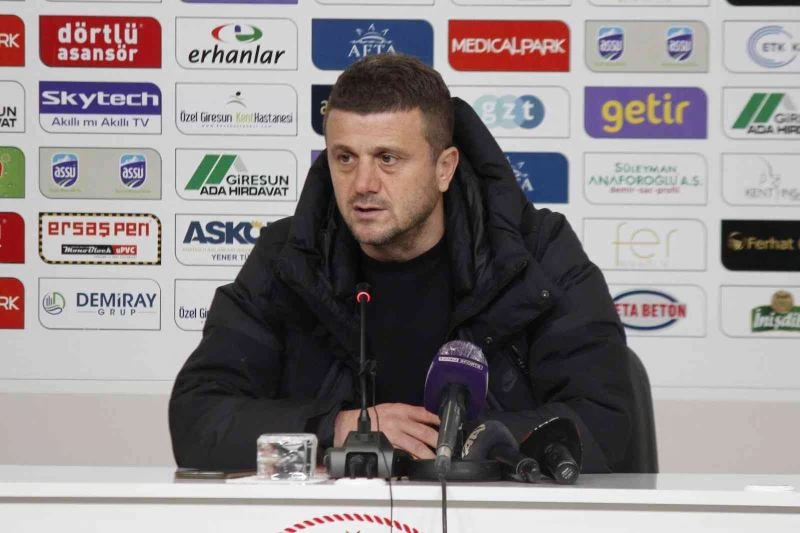 Hakan Keleş: “Hak ettiğimiz bir 3 puan aldığımızı düşünüyorum”
