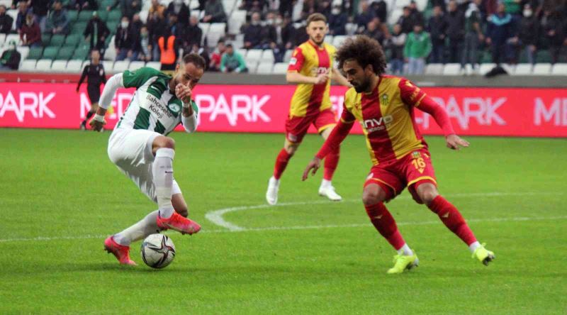 Spor Toto Süper Lig: GZT Giresunspor: 0 - Öznur Kablo Yeni Malatyaspor: 0 (İlk yarı)
