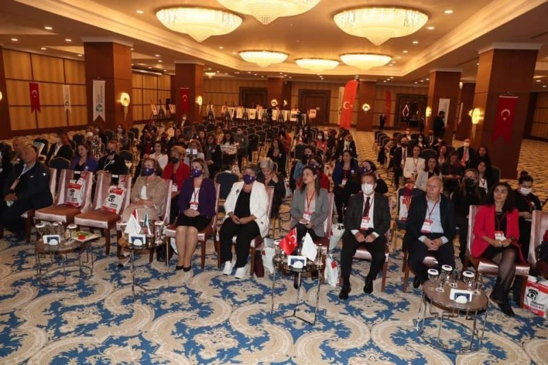 Başkan Sengel, aile içi şiddeti önleme çalıştayında
