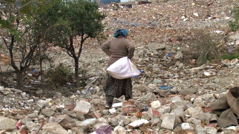 Fikirtepe’deki kentsel dönüşüm alanı hurdacıların akınına uğradı
