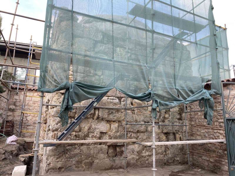 Fatih’te Osmanlı mirası türbeler ve hazirelerde restorasyon çalışmaları başladı
