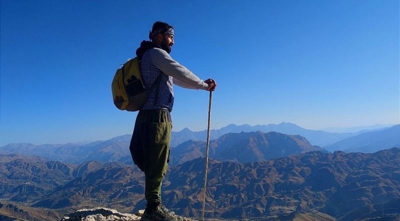 Yüksekovalı dağcılardan Karacadağ ve Uzunsırt dağlarına zirve tırmanışı
