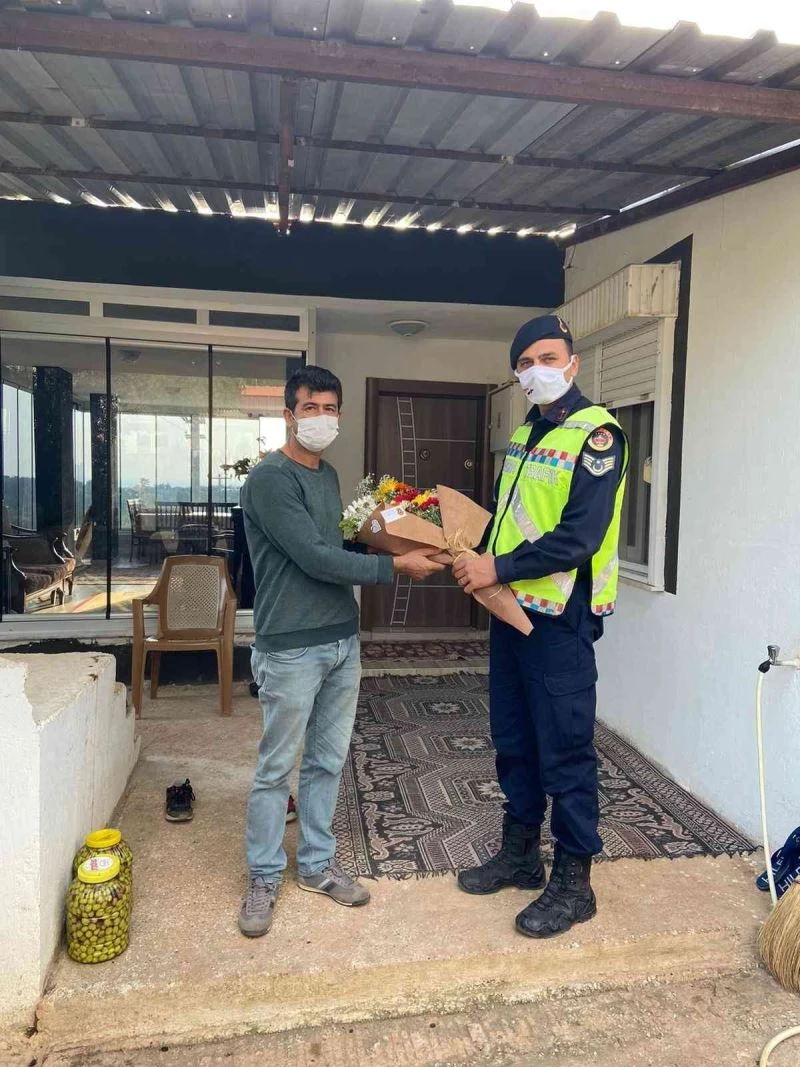 Jandarma trafik kazası mağdurlarını unutmadı
