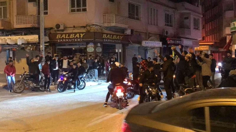 Hatay’da fenerbahçe taraftarları konvoy oluşturdu
