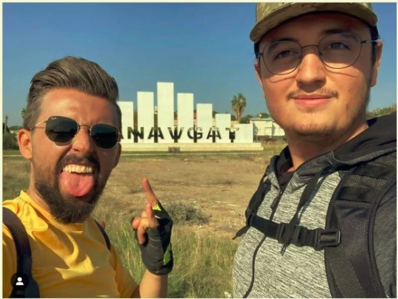 Bisiklet ile ticari araç altında kalan iki arkadaşın son görüntüleri ortaya çıktı
