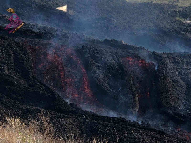 Lavların denize ulaştığı La Palma’da sokağa çıkma yasağı
