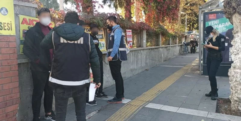 Okul çevresindeki şüpheli şahıslara göz açtırılmıyor
