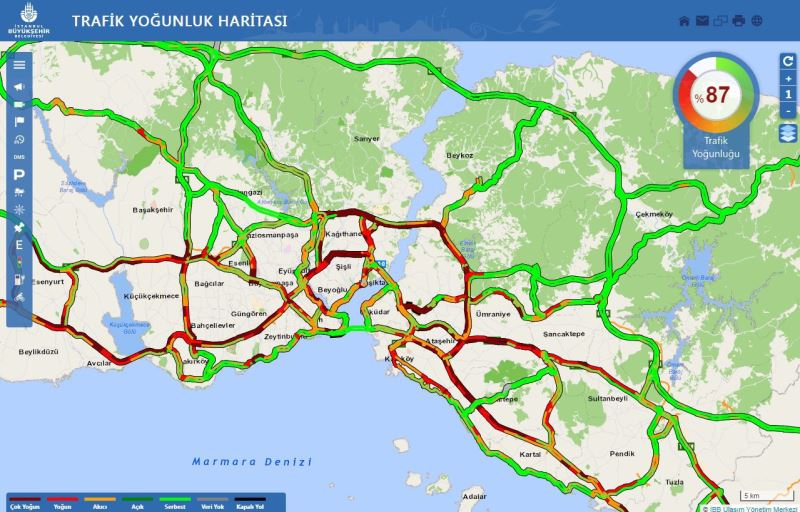 İstanbul’da yağmur trafiği felç etti, yoğunluk yüzde 87 seviyesine ulaştı

