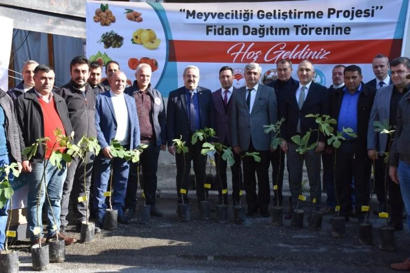 Manisalı üreticilere iki kurumdan fidan desteği
