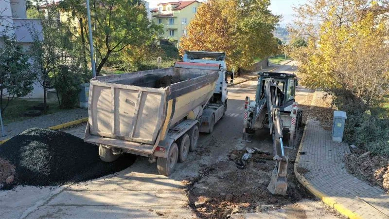 Barbaros Mahallesi’nde asfalt çalışmaları başladı
