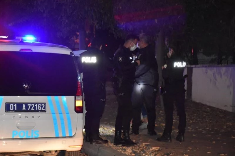 Adana’da otomobille polisten kaçmaya çalışan 3 şüpheli kovalamacayla yakalandı