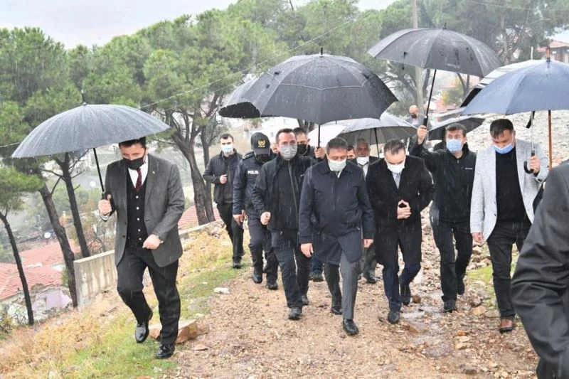 Vali Şıldak Edremit’te İbrahimce Mahallesini ziyaret etti
