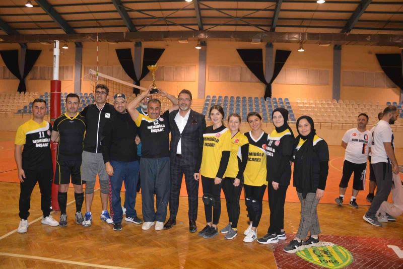 Korkuteli’nde düzenlenen voleybol turnuvasının şampiyon okulu belli oldu
