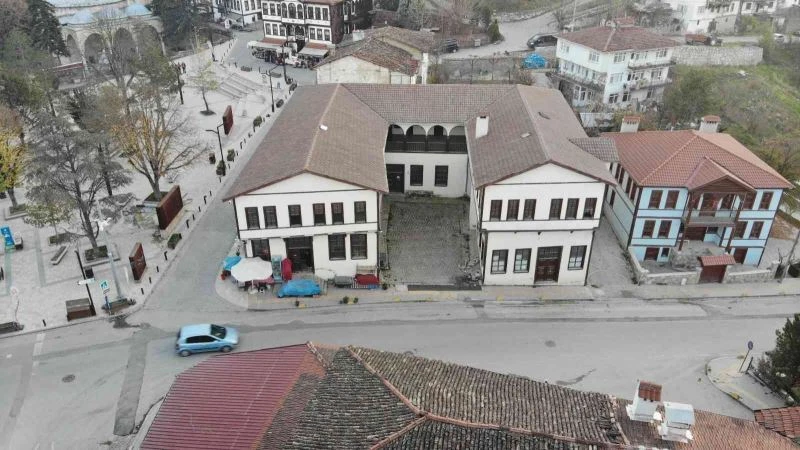 ’Sakin Şehrin’ Hacı Atıf Hanı, 200 yıldır tarihe tanıklık ediyor
