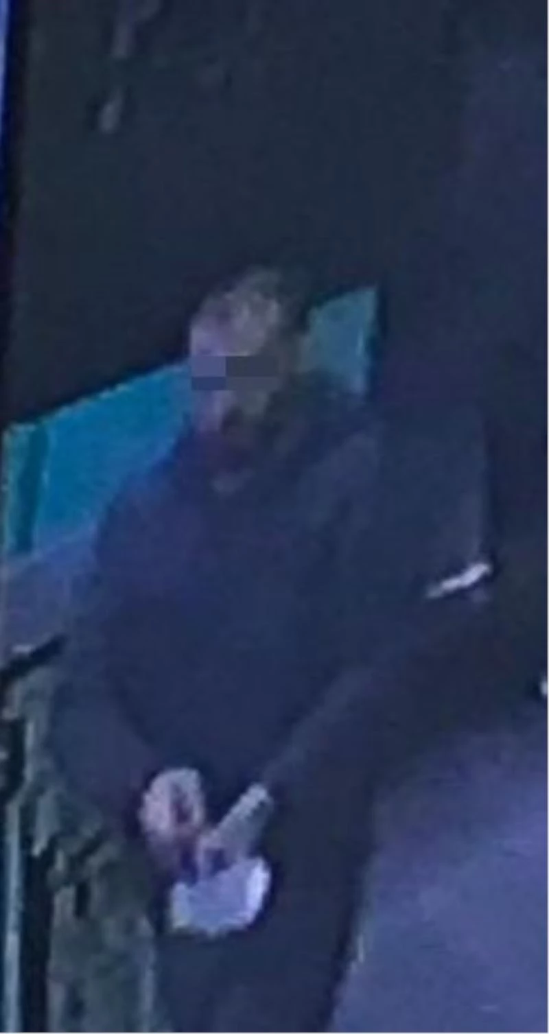 Güvenlik güçlerinin dikkatinden kaçmadı, katil zanlısı iş yerinde yakalandı
