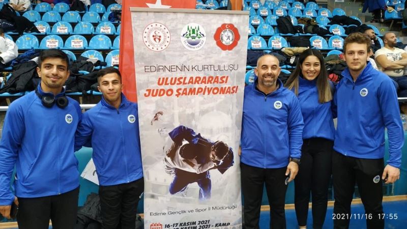 Sakarya Büyükşehir judocuları Edirne’de kürsüye çıktı
