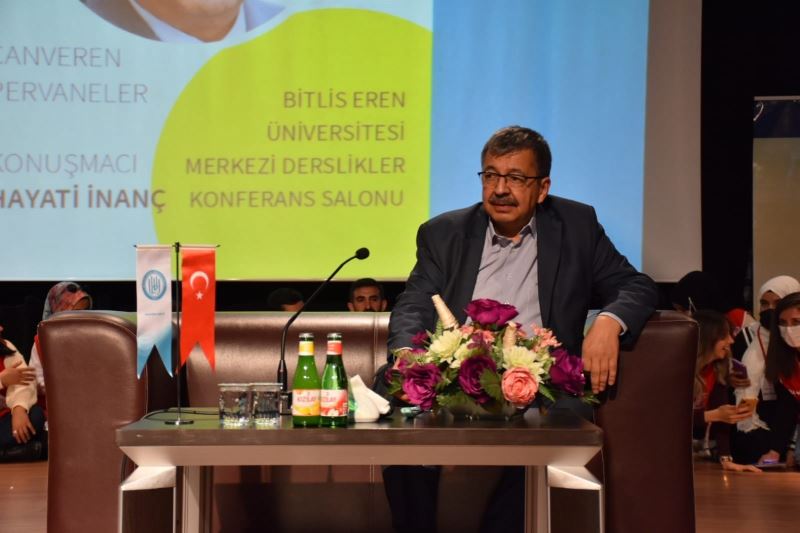 Bitlis Eren Üniversitesinde “Hayati İnanç ile Can Veren Pervaneler” konferansı
