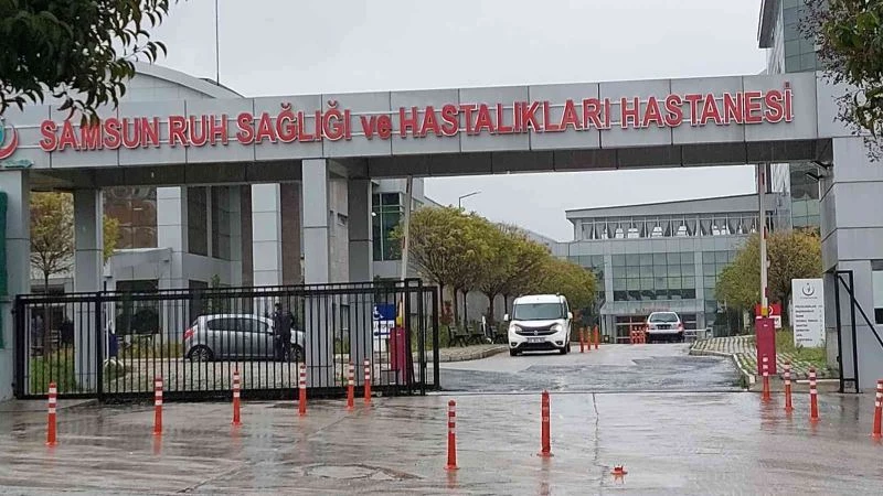 Hastanede kapı koluna kendini iple astı
