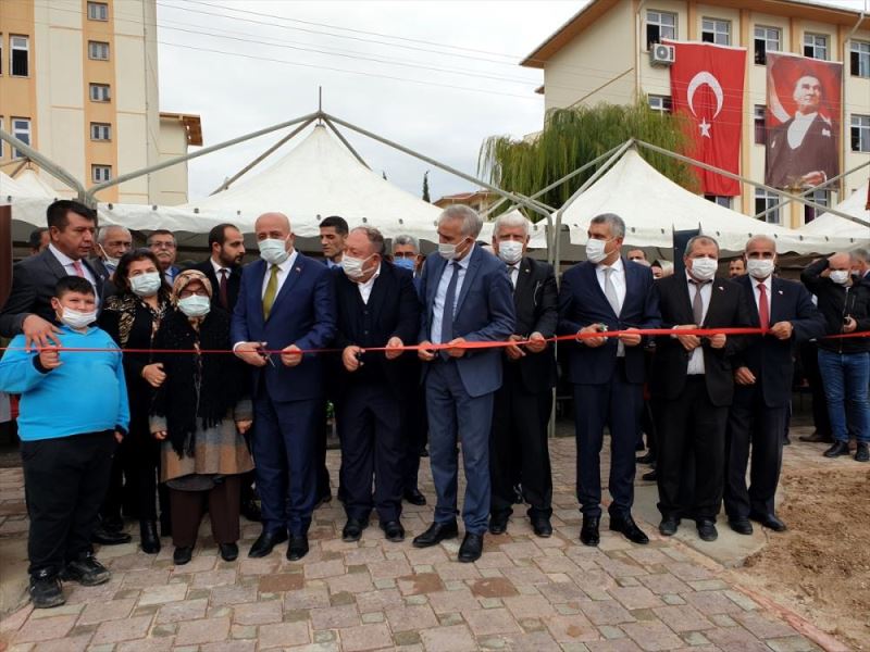 Osmaniye’de Şehit Öğretmenler Parkı açıldı