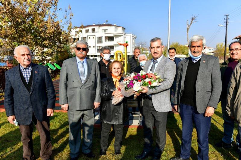 Başkan Çınar, Samanlı’daki park alanını inceledi
