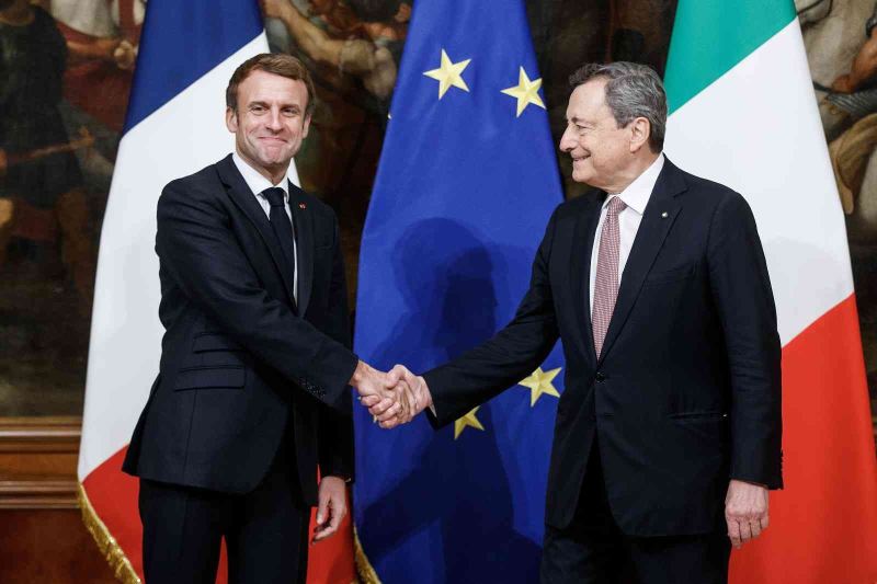 Fransa Cumhurbaşkanı Macron ve İtalya Başbakanı Draghi bir araya geldi
