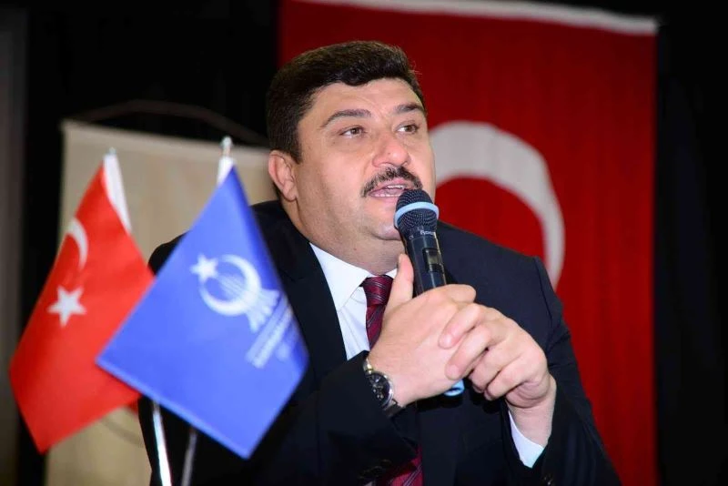 Başkan Oğuz liselilerle tecrübelerini paylaşıyor
