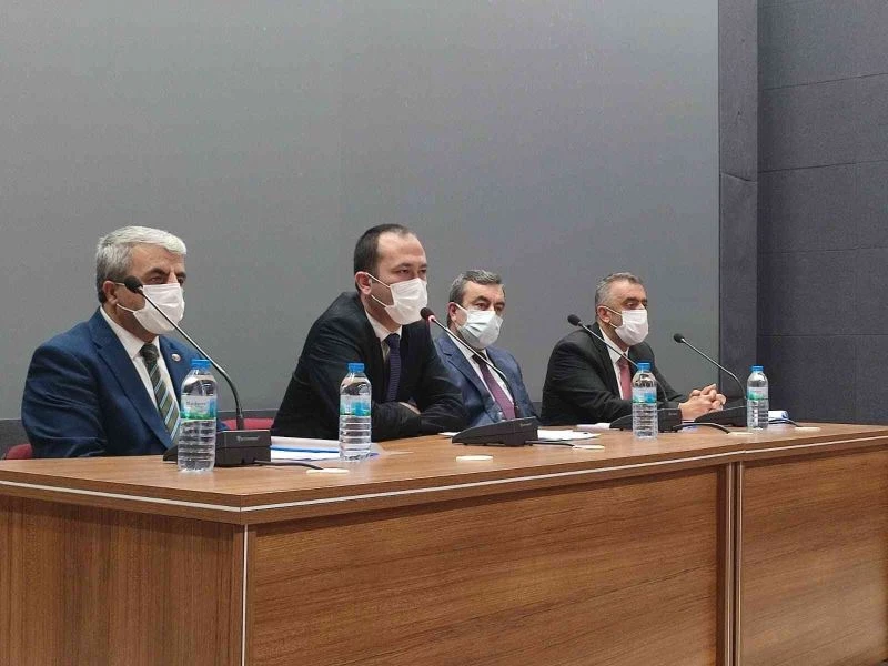 Akdağmadeni Kaymakamı Topuz, “Önceliği alt yapı ve içme suyuna verdik”
