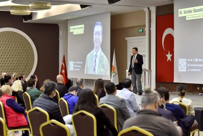 Teknoloji yazarı Serdar Kuzuloğlu, gazeteciler ve sanayicilerle buluştu