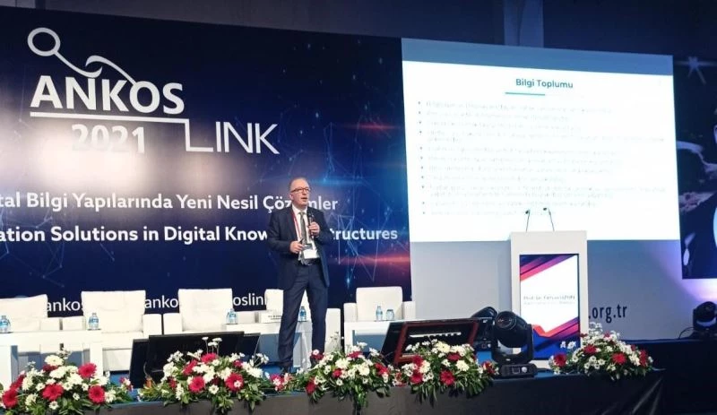 Rektör Uzun, ANKOSLink-2021’de bilgi toplumu ve üniversitelerden bahsetti
