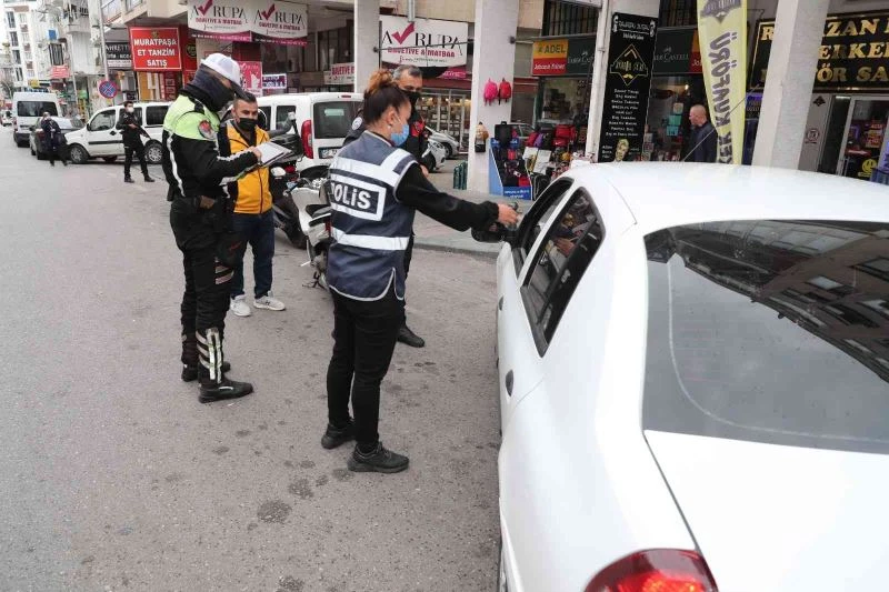 Antalya’da 702 polisin katılımıyla ‘Huzur Akdeniz Uygulaması’
