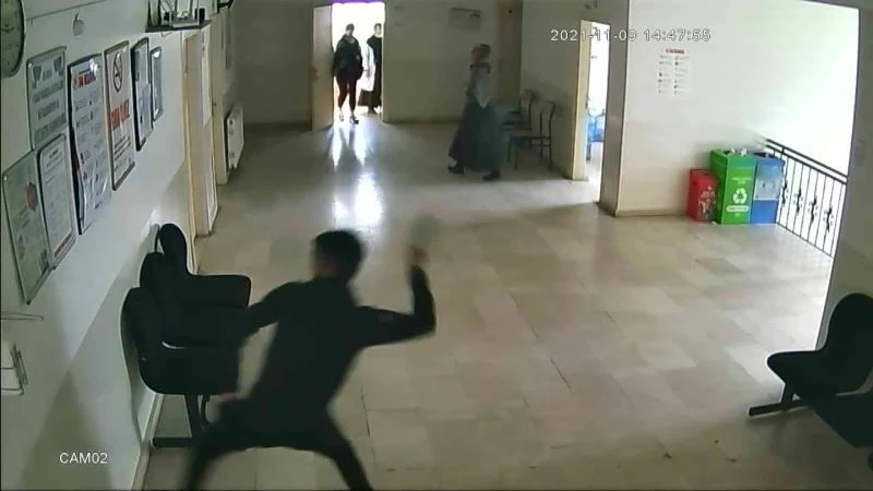 İstanbul’da aile sağlığı merkezinde satır paniği
