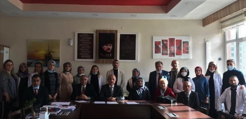 ERVAK, öğretmenlere kitap hediye etti
