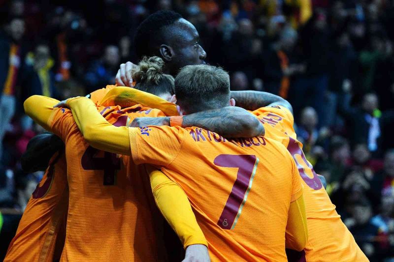 UEFA Avrupa Ligi: Galatasaray: 1 - Marsilya: 0 (Maç devam ediyor)
