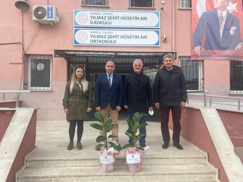 Başkan Kayda’dan çiçekli kutlama
