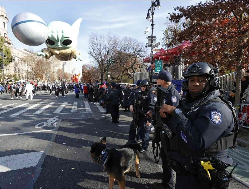 New York’ta Şükran Günü Geçit Töreni renkli görüntülere sahne oldu
