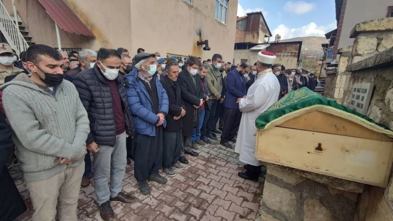 Kazada hayatını kaybeden güvenlik korucusu son yolculuğuna uğurlandı
