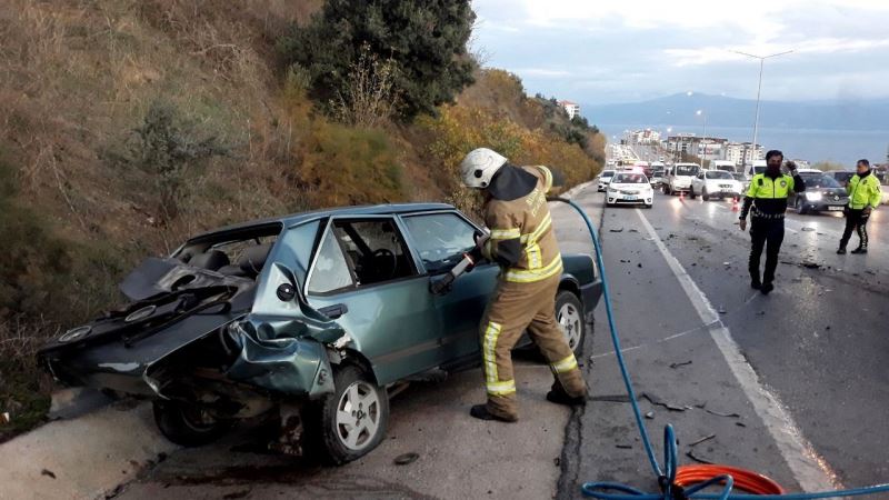 Bursa’da inanılmaz kaza kamerada...3 yaralı
