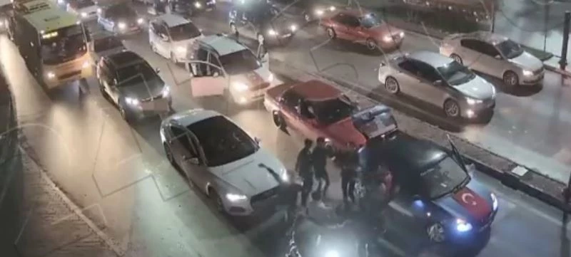 Kırmızı ışıkta çiftetelli oynayanlara ceza
