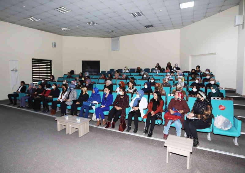 Van’da ‘kadına yönelik şiddetle mücadele’ semineri
