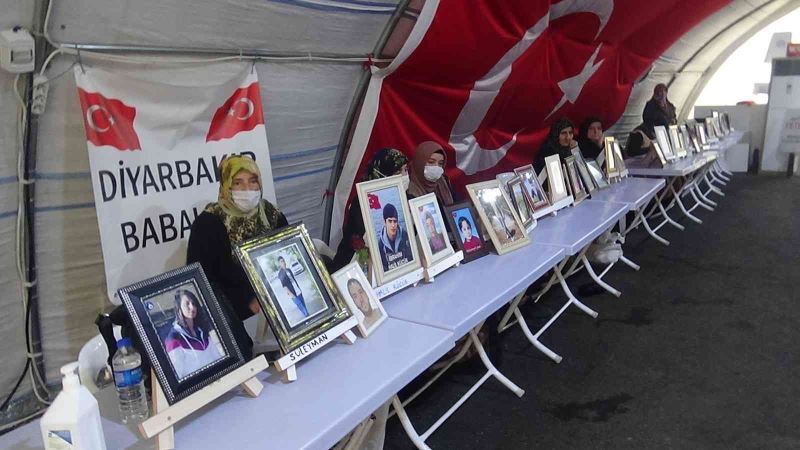 Evlat nöbetindeki aileler 817 gündür çocuklarını HDP ve PKK’dan istiyor
