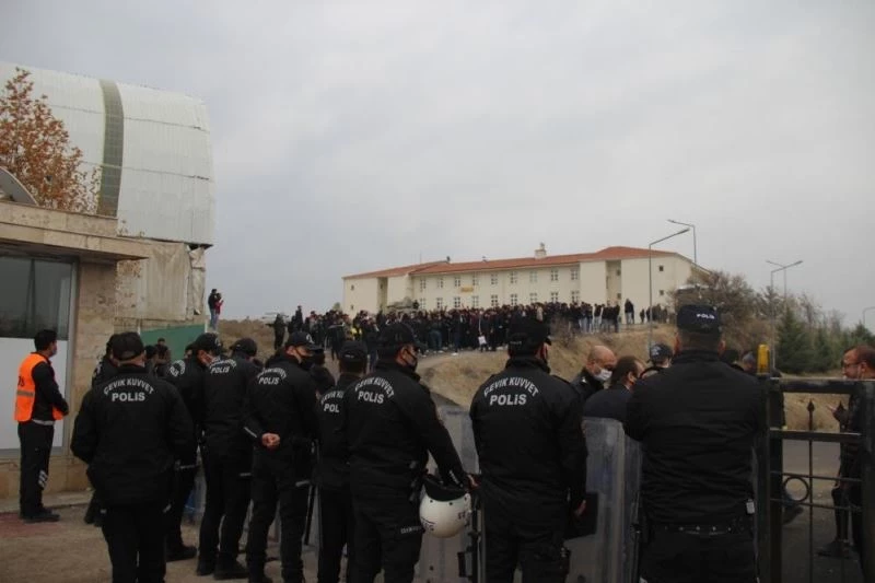 Fenerbahçe taraftarı salona alınmayacak
