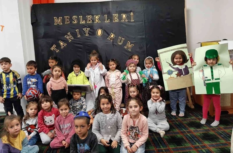 Minikler hayalini kurduğu meslekleri yakından tanıdı
