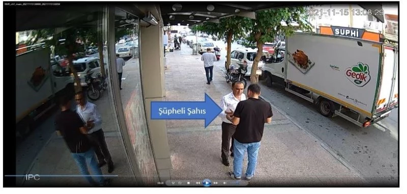 Kırık cep telefonuyla akıl almaz dolandırıcılık
