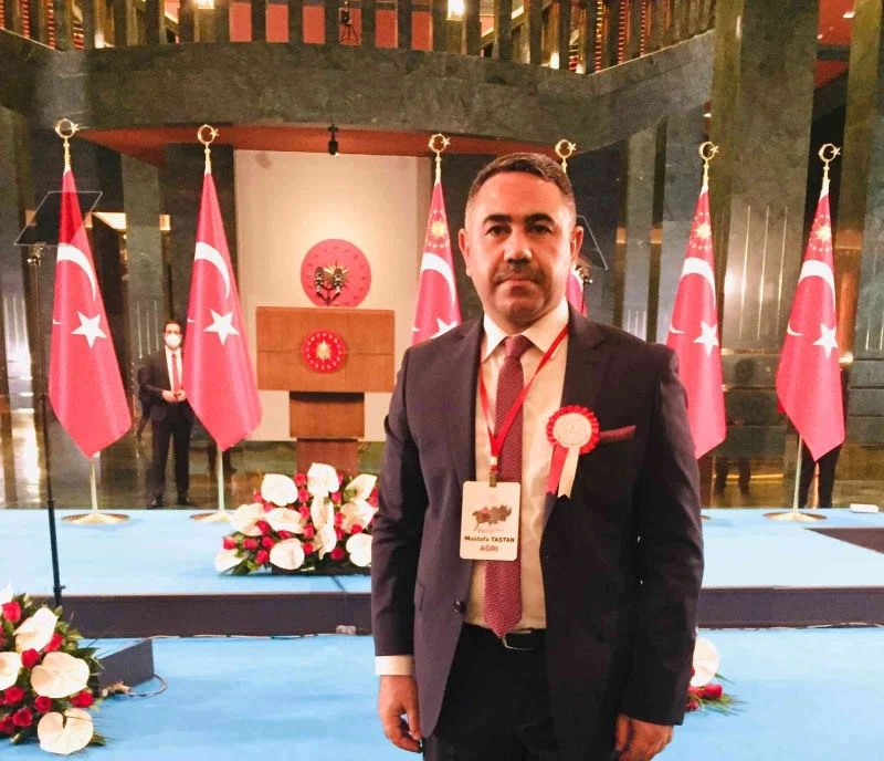 Yılın Öğretmeni seçilen Taştan, Cumhurbaşkanı ile bir araya geldi
