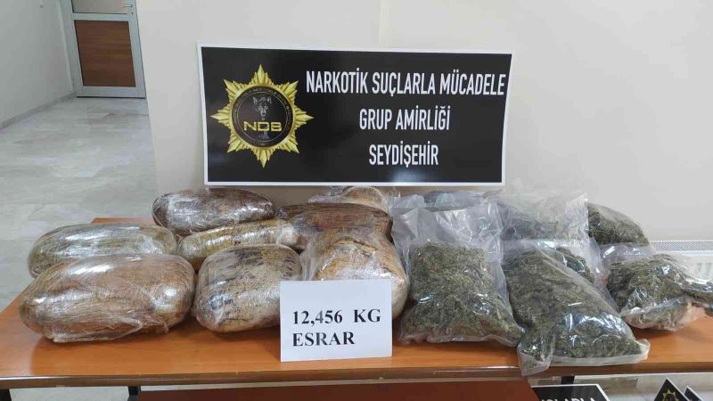 Konya’da 12 kilo 456 gram kubar esrar ele geçirildi
