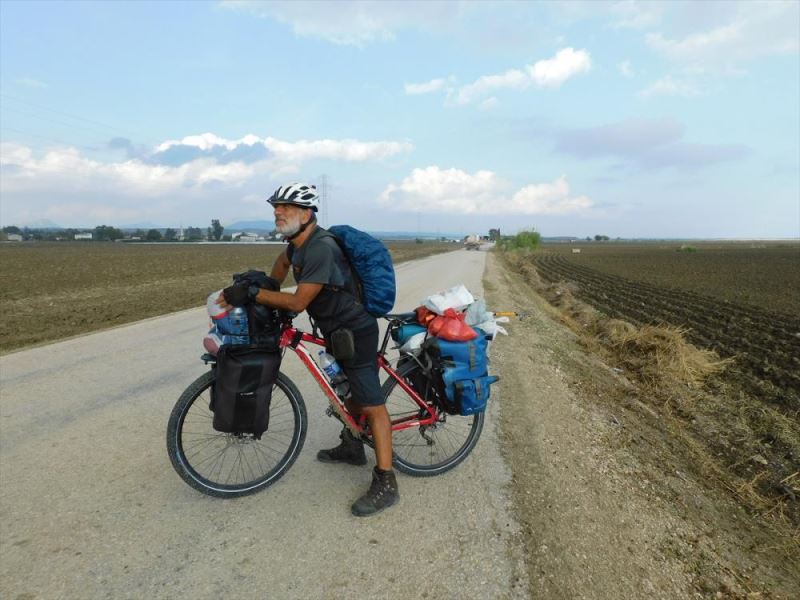 Ege ve Akdeniz sahilini pedal çevirerek gezen bisiklet tutkunu Adana