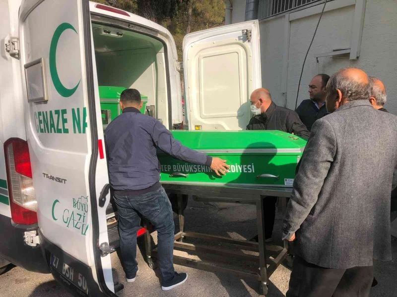 Kayıp 2 arkadaşın cansız bedeni bahçede gömülü halde bulundu
