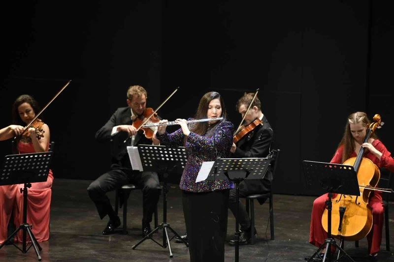 Beatles ve Elvis, Vivaldi ve Bach’la buluştu
