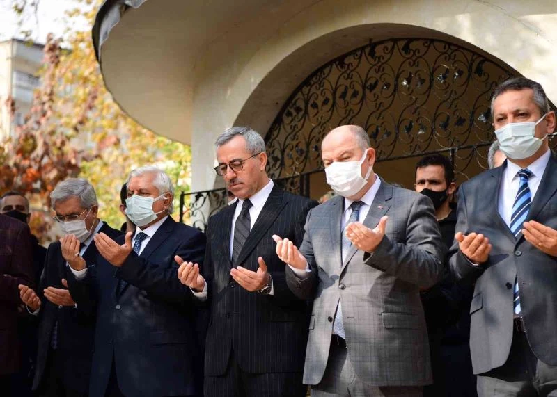 Sütçü İmam kabri başında dualarla anıldı
